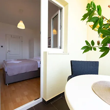 Lili Apartment Pag Town