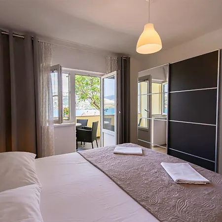 Lili Apartment Pag Town