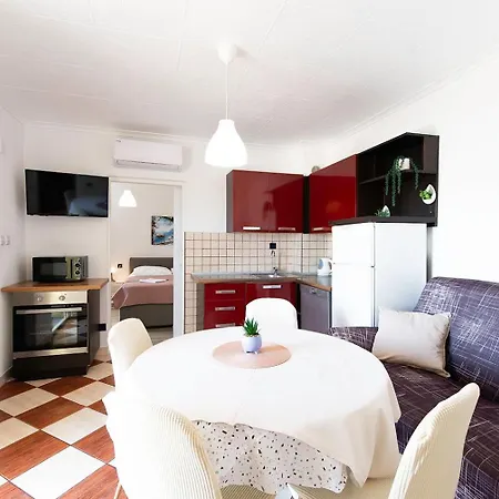 Lili Apartment *
