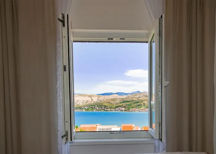 Lili Apartman Pag Town